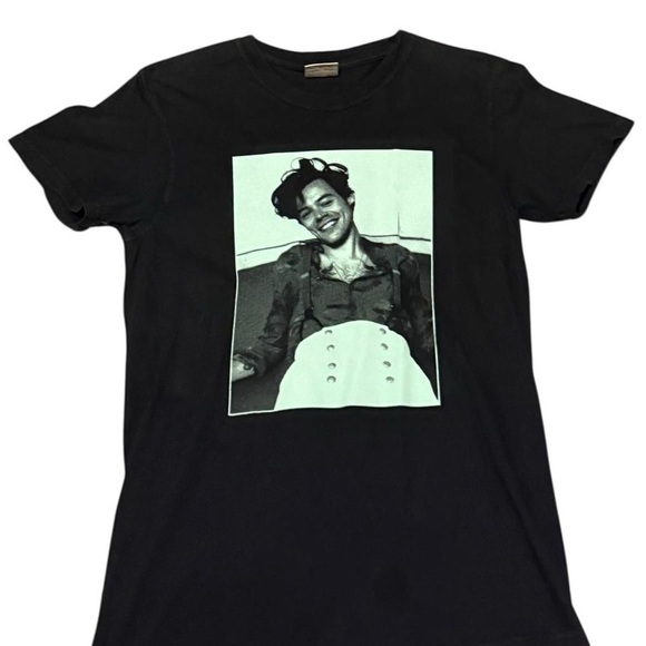 Black Harry Styles Love On Tour 2021 tee #HarryStyles #LoveOnTour
Small - Picture 1 of 7